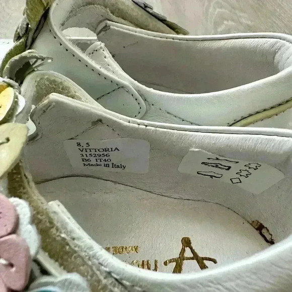 2. Nico + bella Leather Flowers little girls Shoes Mary Jane size 8.5 - Picture 6 of 8